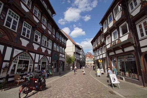 Umgebung mit Blick zum Objekt - Gewerbeobjekt (Büro, Produktion, Verkauf) in Einbeck zum Kaufen