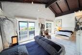Schlafzimmer im Dachgeschoss, Teilung in zwei Räume möglich
- 