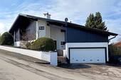 Zugang Haus mit Doppelgarage - 