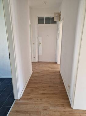 Flur - 3 Zimmer Etagenwohnung in Magdeburg