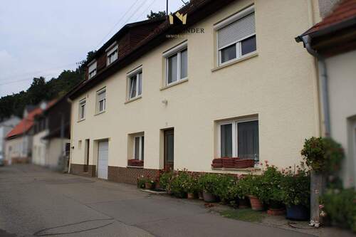...von der anderen Seite... - 8 Zimmer Mehrfamilienhaus, Wohnhaus in Burladingen