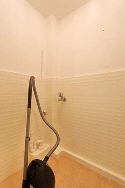 Abstellraum mit Waschmaschinenanschluss - 