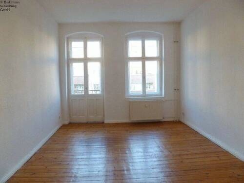 Zimmer 1 mit Flügelfenster - Etagenwohnung mit 74,90 m&sup2; in Berlin zur Miete