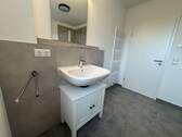 Badezimmer - Etagenwohnung mit 105,60 m&sup2; in Stelle zur Miete