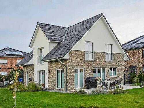 Beispiel Abbildungen mit Sonderleistungen - 4 Zimmer Einfamilienhaus in Burg (Dithmarschen)