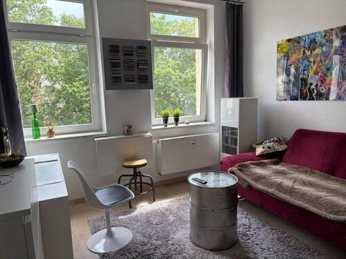 Wohnzimmer 2 - 2 Zimmer Etagenwohnung zur Miete in Erfurt