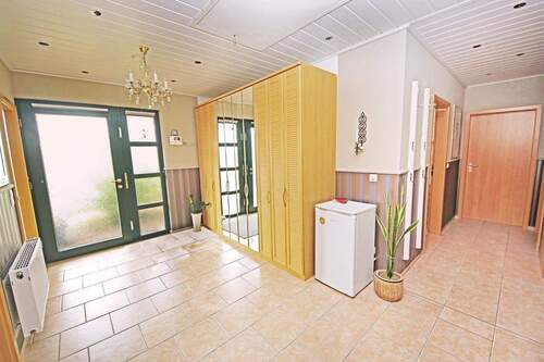 Eingangsbereich / Diele im EG - Einfamilienhaus mit 100,00 m² in Dessau-Roßlau zum Kaufen