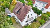 Drohne 1 - Charmantes Einfamilienhaus mit großem Entwicklungspotenzial in Schwalbach am Taunus