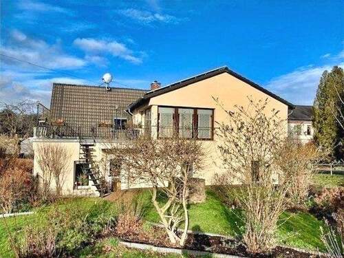 Hausansicht - Einfamilienhaus mit 168,80 m&sup2; in Lengenfeld zum Kaufen