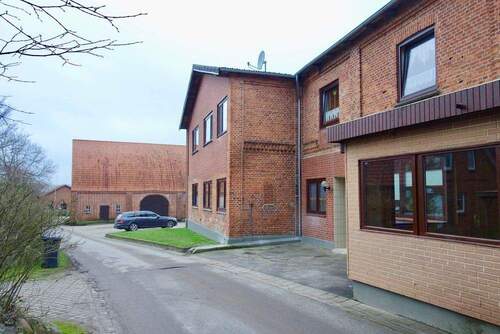 Wohnhaus mit 5 WE,s - Großzügig Wohnen auf ehemaligem Bauernhof *Besichtigung 17.02.2026*