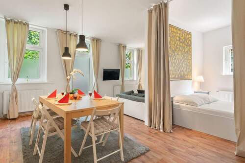 Wohnzimmer - Fully Licensed Short-Term Rental Apartment in Berlin