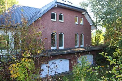 Tönningstedt Front Südseite Zufahrt Garargen - 