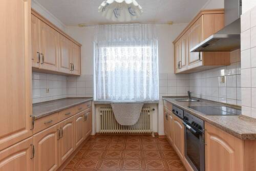 Küche mit Einbauküche - 