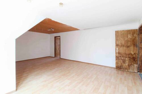 Wohnzimmer - 5 Zimmer Etagenwohnung in Barsinghausen