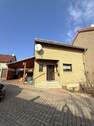 Vorderansicht - TOP TIPP! EINFAMILIEN-WOHLFÜHLHAUS (REH 7,05m Breite) MIT GARTEN UND CARPORT!