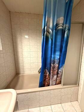 Souterrain Bad mit Wanne - 