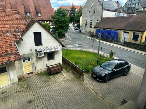 Zufahrt1.jpeg - Mehrfamilienhaus, Wohnhaus mit 320,00 m&sup2; in Lauf an der Pegnitz zum Kaufen