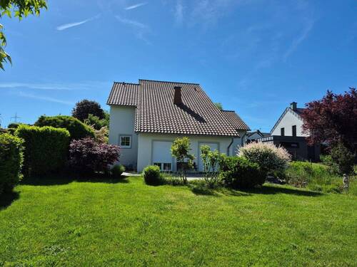 Bild 2 - 7 Zimmer Einfamilienhaus zum Kaufen in Gilzem