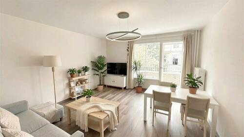 Wohnzimmer - Beispiel - 3 Zimmer Etagenwohnung zum Kaufen in Berlin