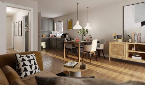 Heller Wohnbereich dank bodentiefer Fenster - 