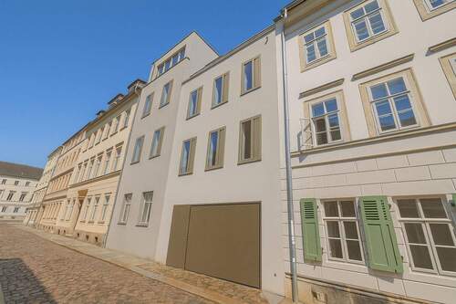 Strassenansicht - 4 Zimmer Etagenwohnung in Dresden