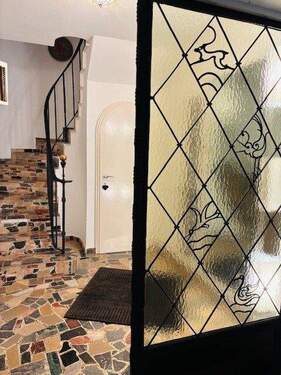 Eingangsbereich - 1 Zimmer Mehrfamilienhaus, Wohnhaus in Mölln