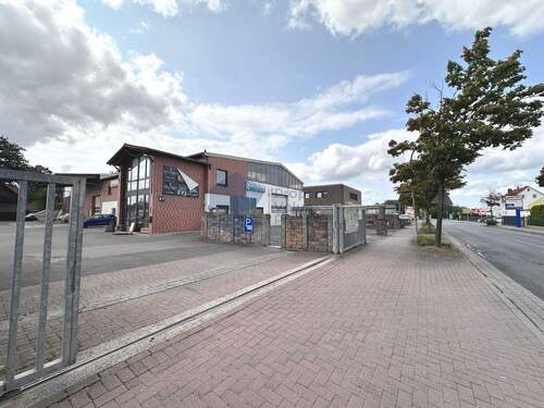 Grundstücksauffahrt - 