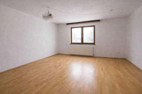 Wohnen Erdgeschoss - 6 Zimmer Einfamilienhaus zum Kaufen in Langenneufnach