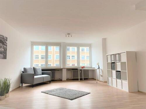 Zimmer - +++ WG SUCHT MITBEWOHNER-IN+++ - 260,00&nbsp;EUR Pauschalmiete, ca.&nbsp; 34,00&nbsp;m&sup2;&nbsp;Wohnfl&auml;che