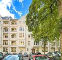 Einzigartiges Potenzial in exklusiver Lage: Geteilte Altbauwohnung in der Mommsenstraße - Berlin Charlottenburg