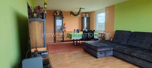 Wohnzimmer - 4 Zimmer Etagenwohnung zum Kaufen in Reutlingen