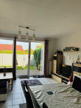 Wohnzimmer mit Esstisch - 