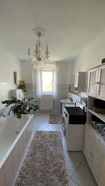 Riesiges Tageslichtbad 3. OG - 