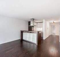 AIGNER - Potenzial auf 5 Zimmer - großzügige Stadtwohnung in ruhiger Hinterhoflage - München Maxvorstadt