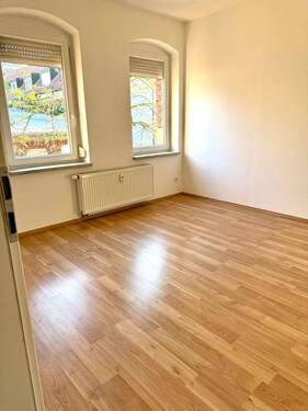 Wohnbereich - +++RUHIGE HELLE IM HINTERHAUS GELEGENE 2-ZI-WOHNUNG MIT ZENTRALER LAGE +++