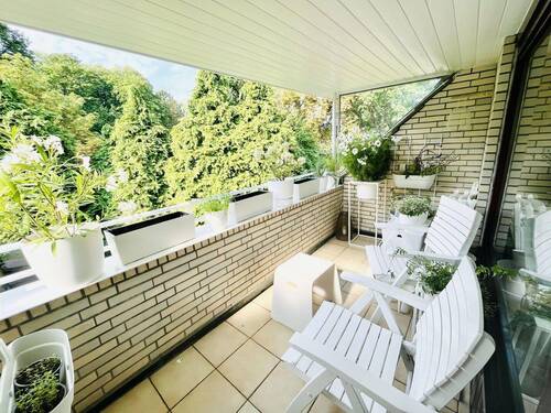 Loggia - Stühle - 4 Zimmer Etagenwohnung in Hamburg