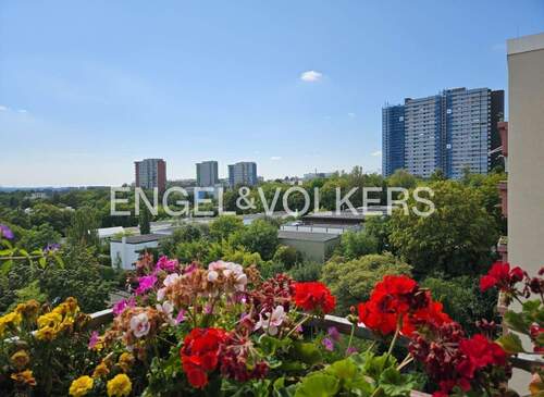 Ausblick vom Balkon nach Süden - Etagenwohnung mit 98,00 m² in Tübingen zum Kaufen