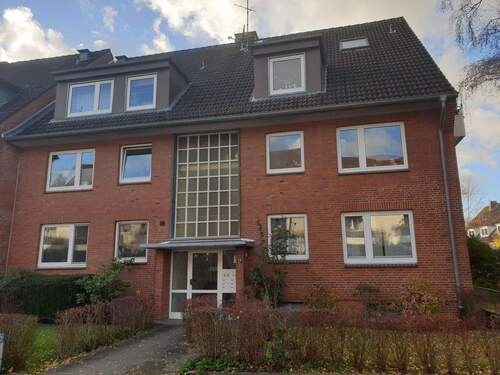 Haus Ansicht 2 - 3 Zimmer Etagenwohnung zum Kaufen in Hamburg