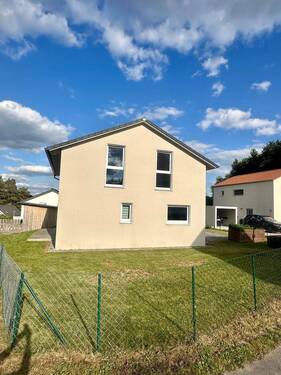 Ostseite.jpeg - 4 Zimmer Mehrfamilienhaus, Wohnhaus zum Kaufen in Etzelwang