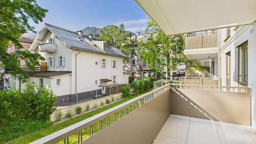 So schauen Sie - Barrierefreie 2-Zimmer-Stadtwohnung (BJ 2021) mit Südbalkon & Aufzug in Bad Reichenhall