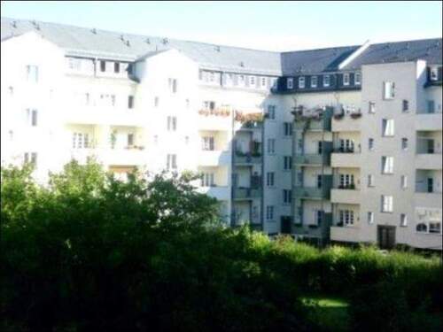 Balkone zum Innenhof - 2 Zimmer Etagenwohnung zur Miete in Chemnitz
