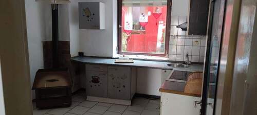 Küche - 3 Zimmer Mehrfamilienhaus, Wohnhaus in Kastel-Staadt