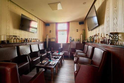 Zigarrenraum im EG - 