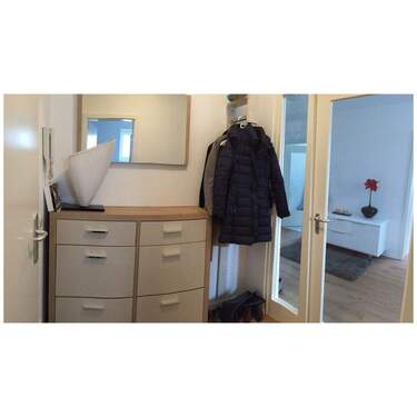 Flurbereich mit Garderobe - 2 Zimmer Etagenwohnung in München