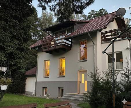 Hinten Garten - 6 Zimmer Einfamilienhaus zum Kaufen in Petershagen/Eggersdorf