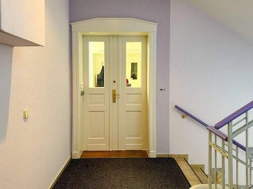 Zugang zur Praxis OG rechts - 