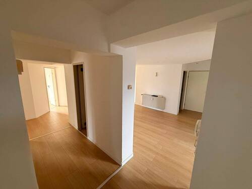 Flur - 9 Zimmer Etagenwohnung zur Miete in Gelsenkirchen