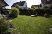 Garten mit Blick auf Terrasse - 