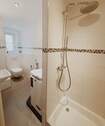 Badezimmer mit Dusche - 