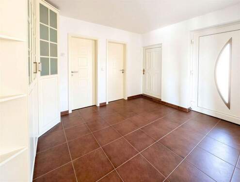 Großzügiger Eingangsbereich - 